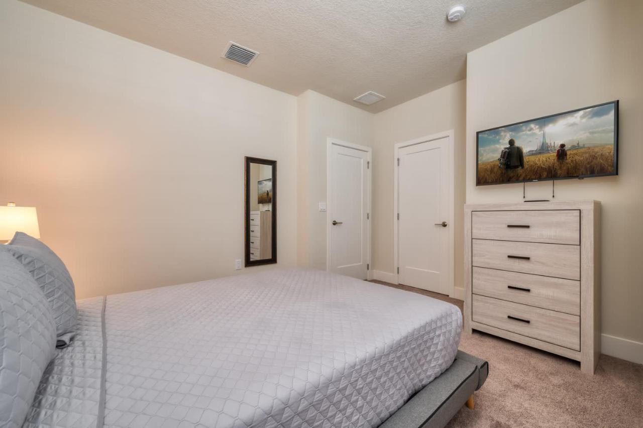 Pleasant Townhome With Private Pool Near Disney Four Corners Екстер'єр фото
